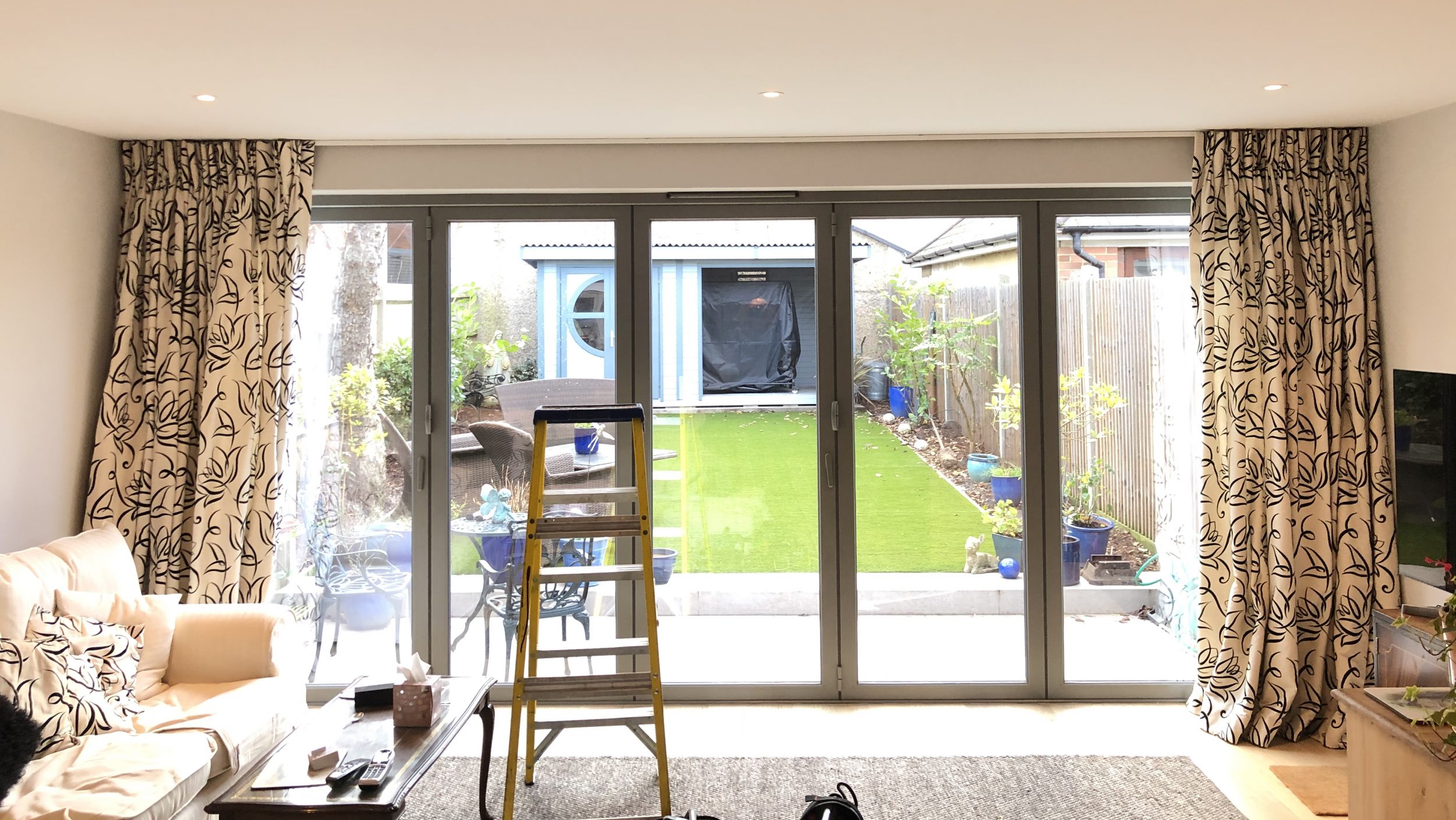 Erind onTrack – CURTAIN & BLIND FITTING SPECIALISTS in LONDON & SURREY –